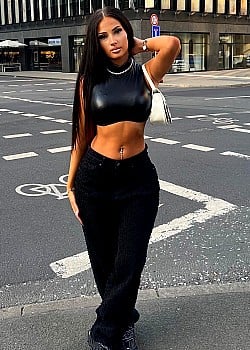 Monique (Instagram)